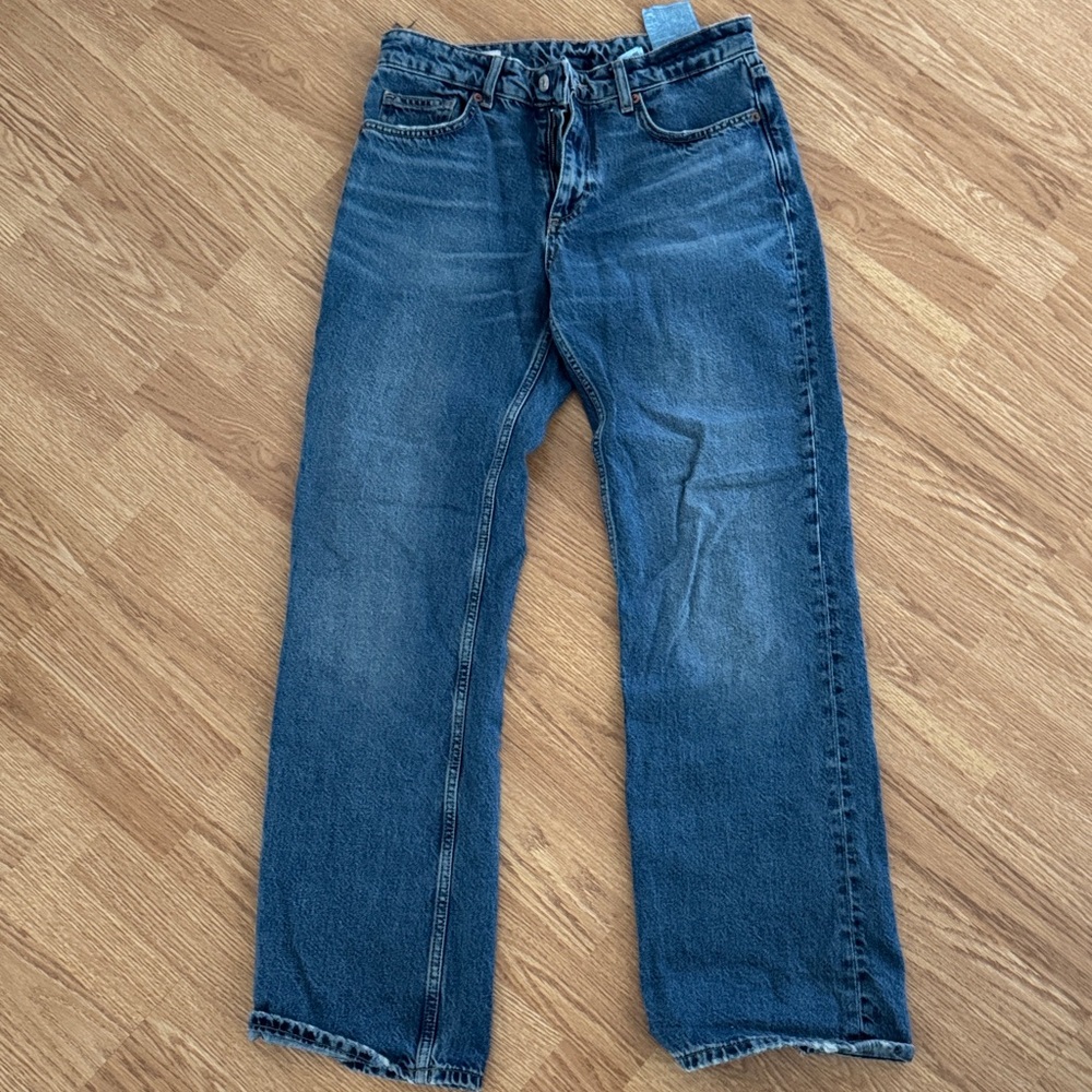 Zara women’s  Relaxed Fit Jeans in Deep Blue